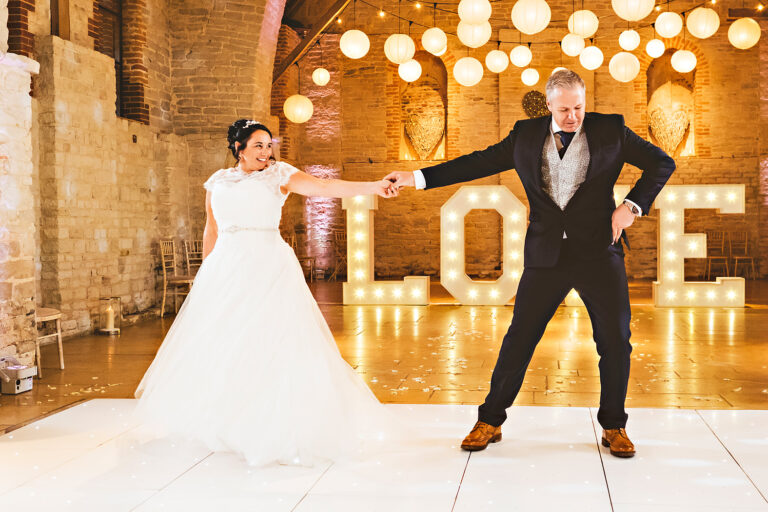 Donna and John – Hampshire Wedding at Tithe Barn